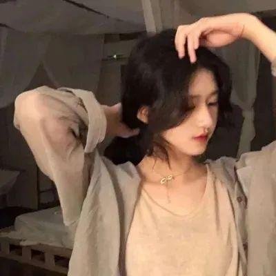 虞美人盛开的山坡封面